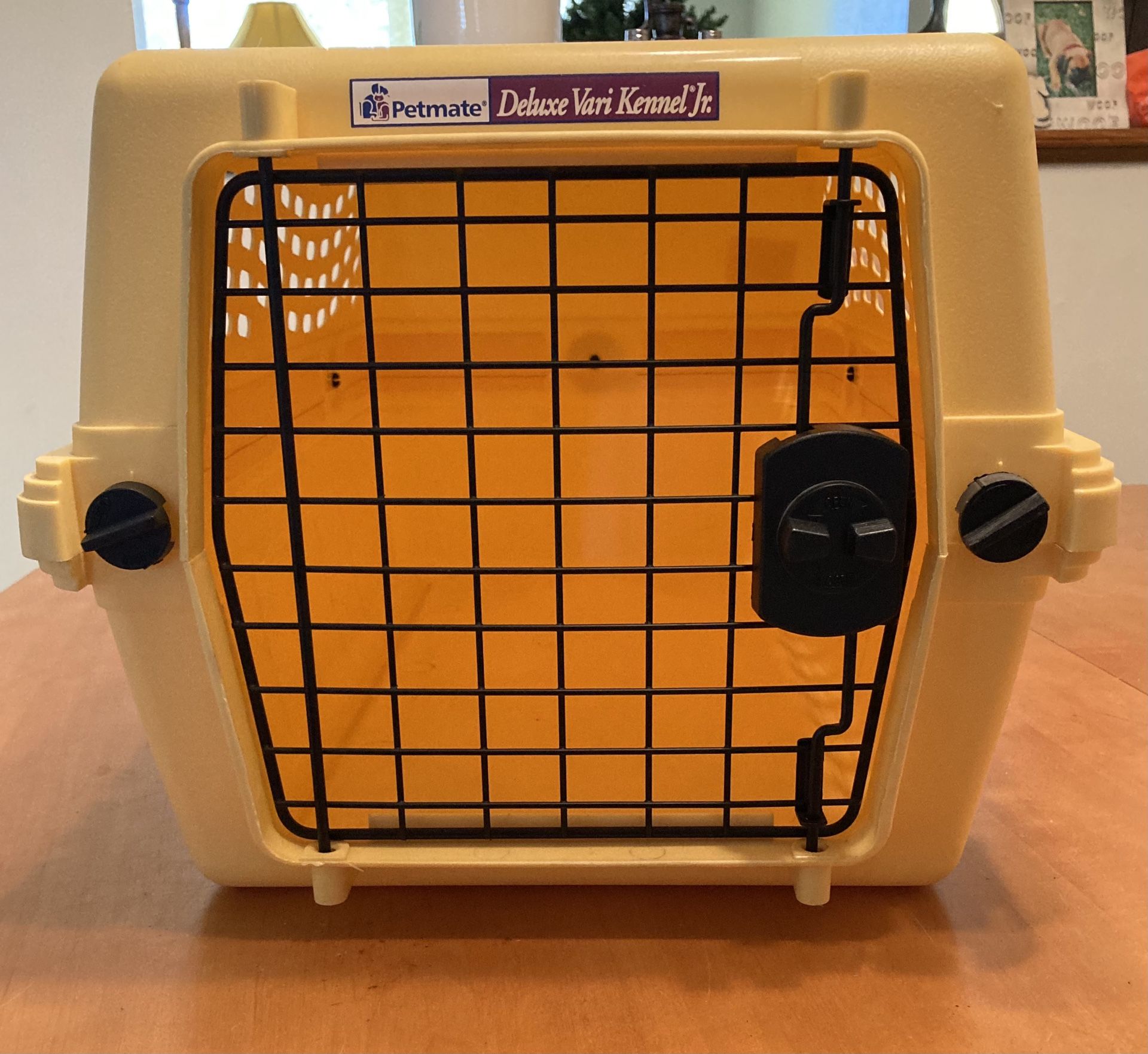 Petmate Deluxe Vari Kennel Jr.