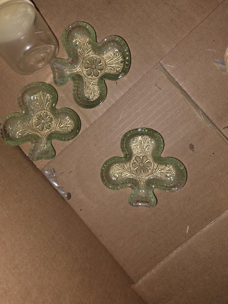 Set Of 3 Vintage Indiana Glass Ashtrays Or Nut Bowls