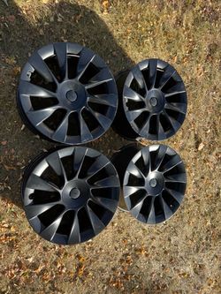 2023 Tesla Model Y 20” Induction Wheels