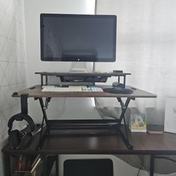 Like new condition! Adjustable standing desk