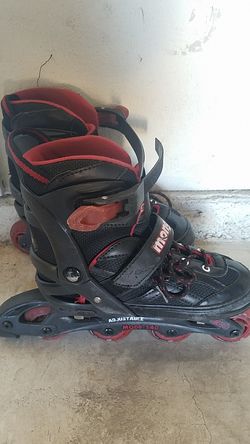 Youth rollerblades