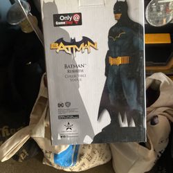 Batman Rebirth Collectible Statue 