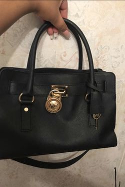 Michael kors purse