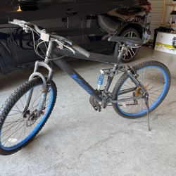 Genesis V2100 26" Mountain Bike - Dual Suspension - Front Disc Brake