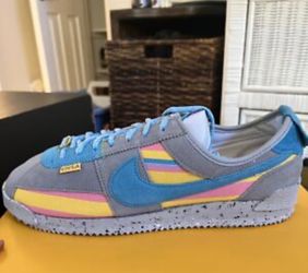 Nike Cortez used 1 give me best offer size 5 in men’s runs big