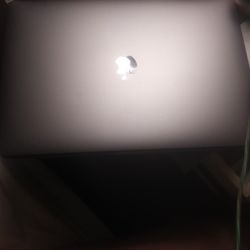2019 MacBook Pro 15 Inch Screen 256gb Brand New Still
