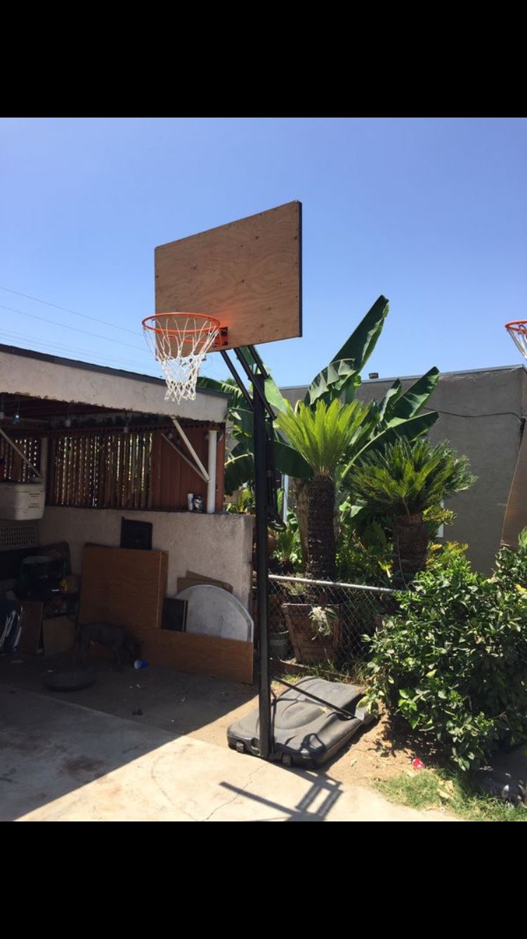 Lifetime basketball hoop / court it an portable hoop 12 feet to 7ft new net hydraulic adjustment $110 best price