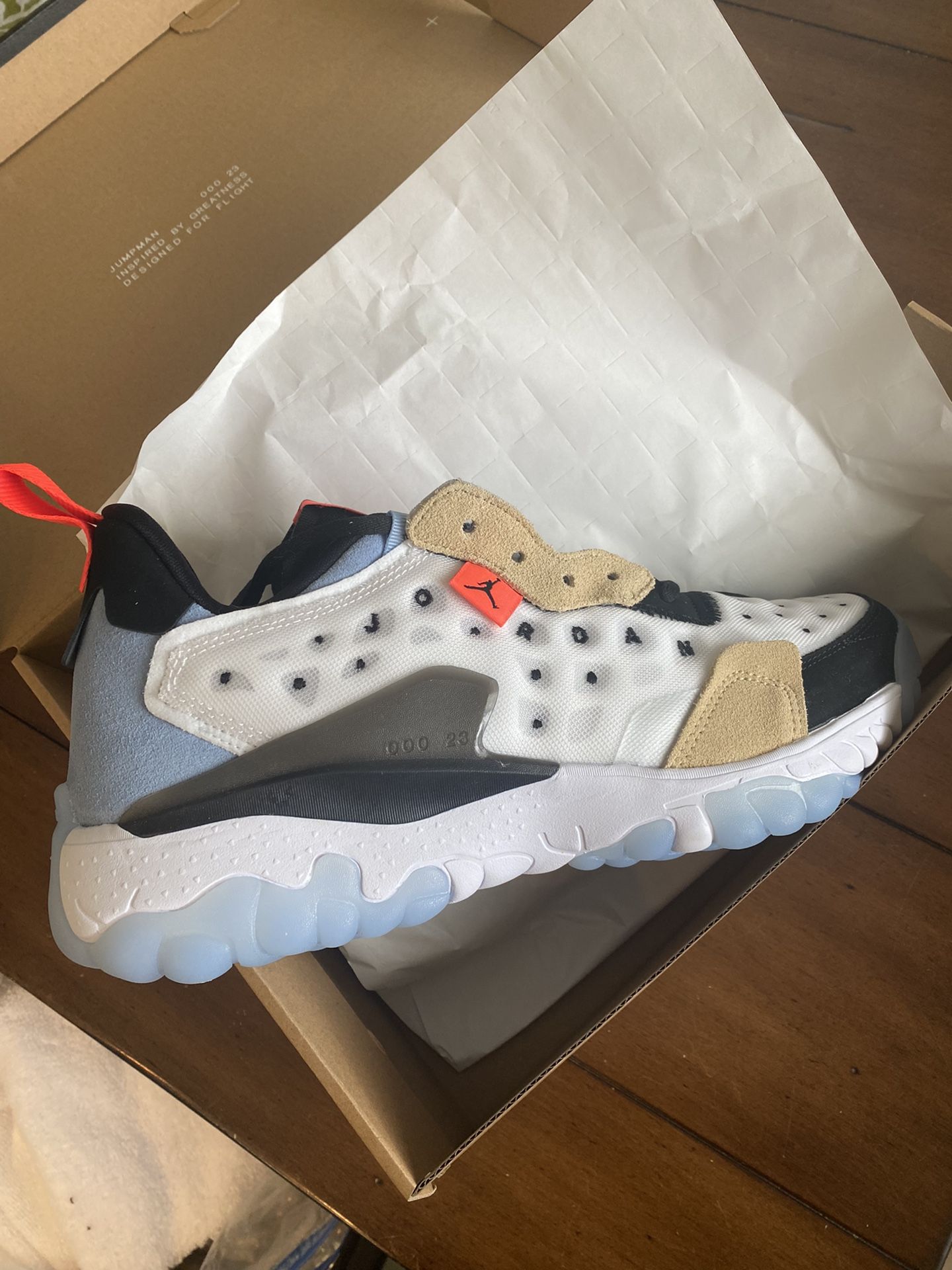 Jordan Delta “thermo White”