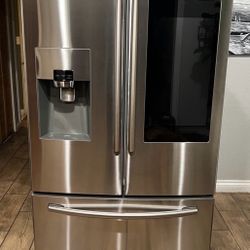 Samsung French Door Refrigerator with Family Hub Screen – Stainless Steel – Fingerprint Resistant
