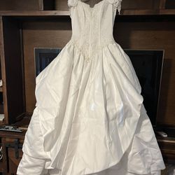 GORGEOUS White Wedding Dress