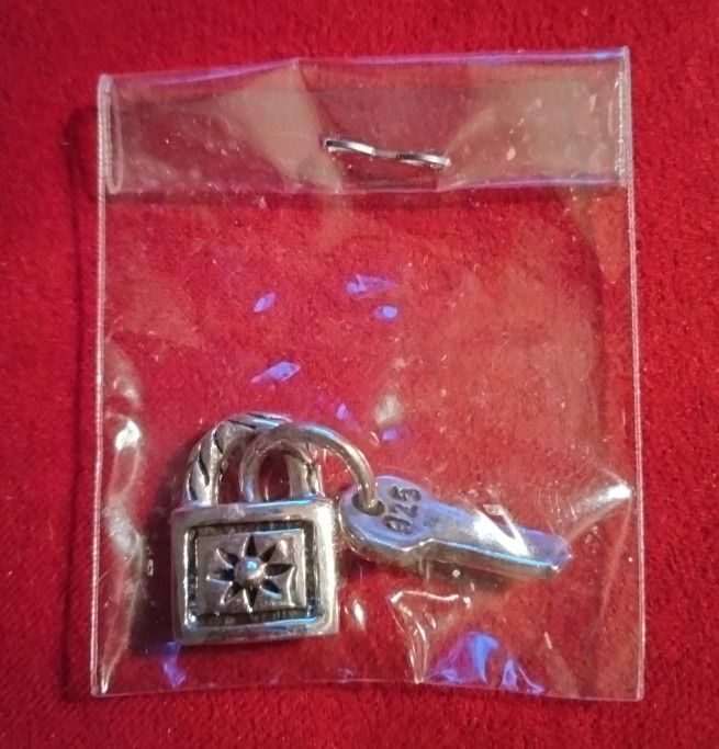 925.Silver Lock & Key Charm 