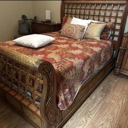 Tropical Style Set In Great Conditions ( Deliver Available) 