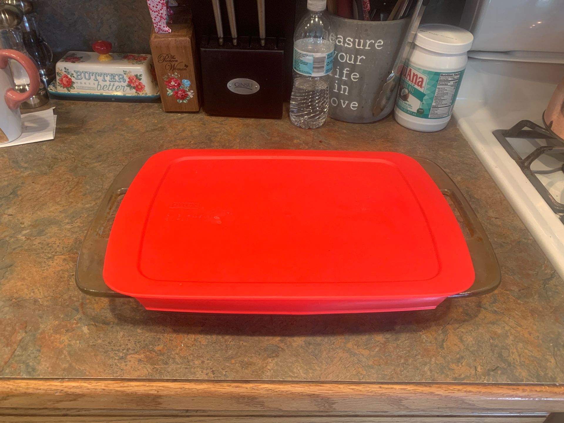 Pyrex Covered 9 x 13