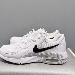 Nike Air MAX Excee Women's Size 7.5