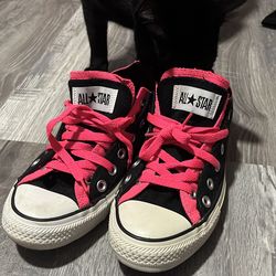 Black & neon pink converse