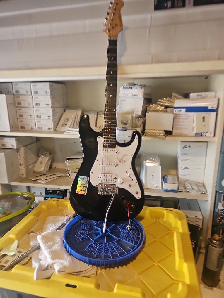 Donner Standard Series Guitar