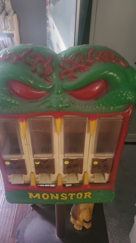 1988 Vandall Monstor Vending Maching