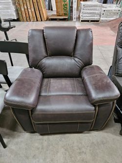 Warehouse Clearance Sale! Brand New Brown Reclining Chair