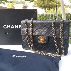 Auth  CHANEL Vintage JUMBO 24K Black Quilted Timeless Classic Flap  Chain strap Bag
