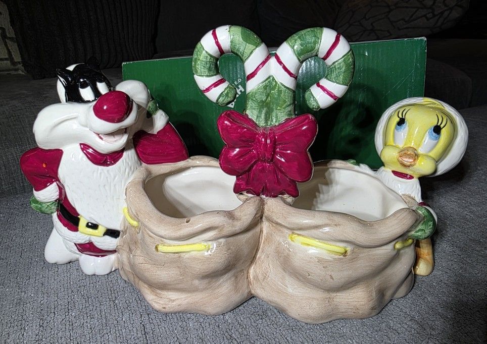 1995 Warner Bros. Christmas Sylvester & Tweety Bird Candy Dish/ Planter