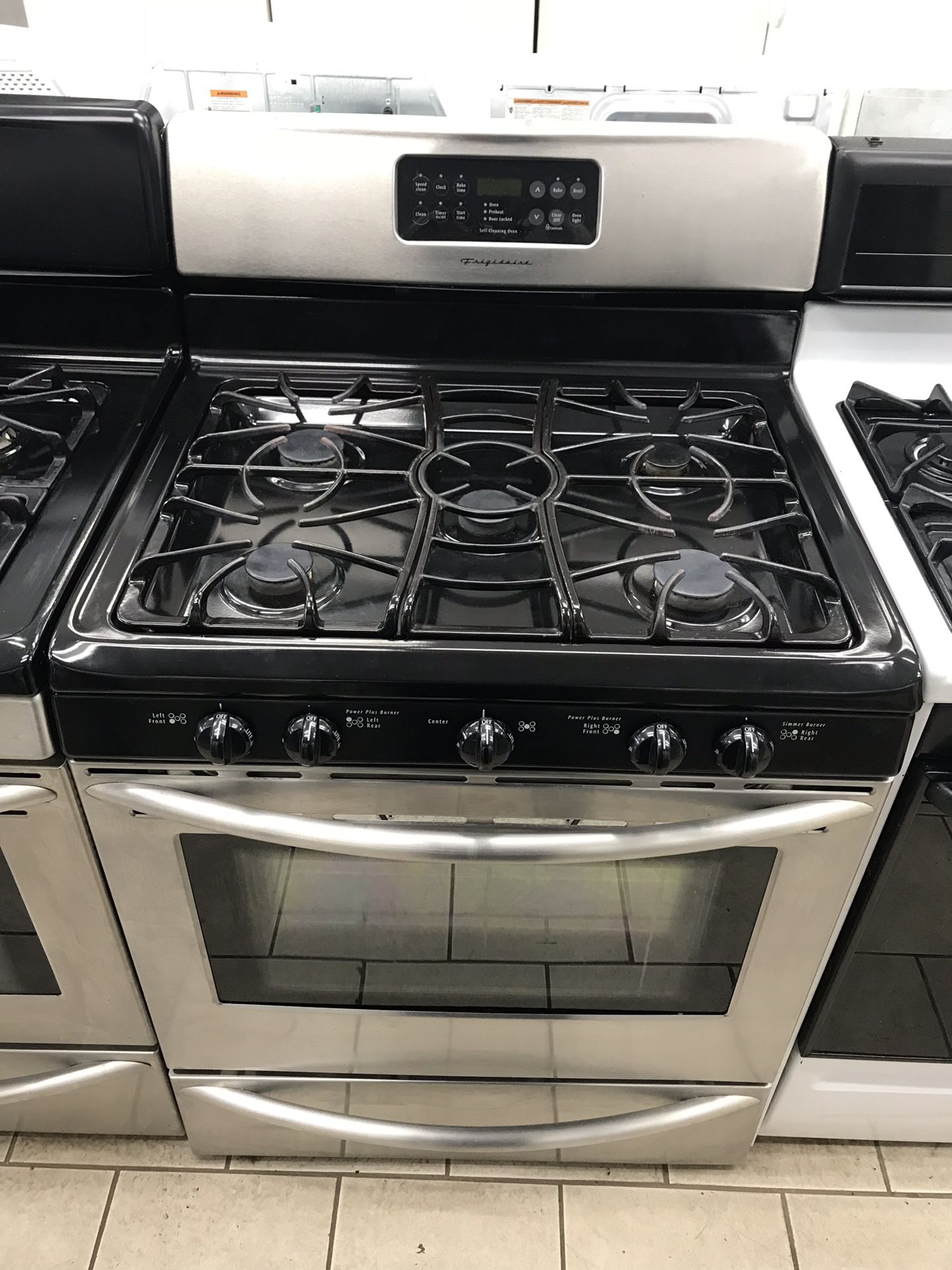 Frigidaire 5 burners stainless steel gas stove