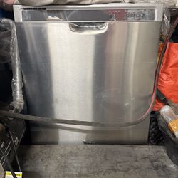 WHIRLPOOL DISH WASHER 24’’