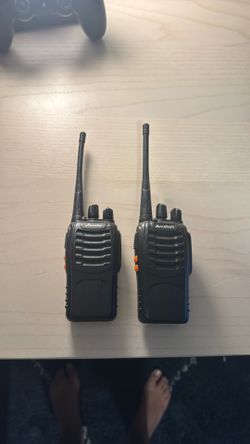Handheld Radios | With charger
