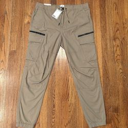 2 pairs of brand new H&M men’s jogger pants 