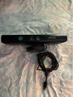 Xbox 360 Microsoft Kinect sensor bar and controller