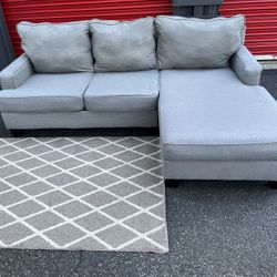 Sectional Couch!! Delivery Available 🚚!! Dimensions: 94” Length x 34” Height x 38” Depth ( 65” Depth Chaise)