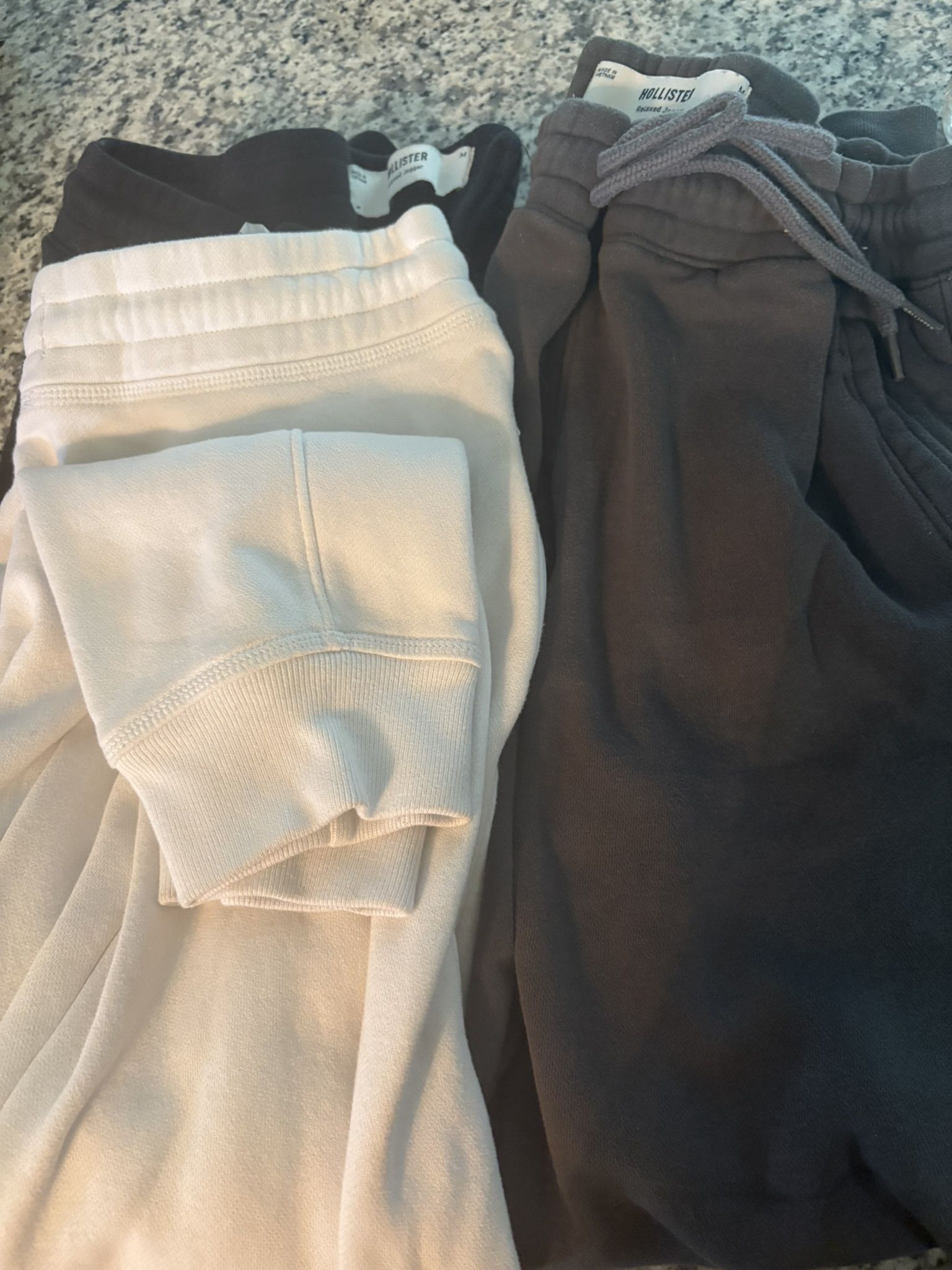 3 Pair Men’s Hollister joggers -M