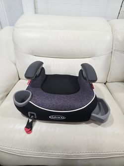 Graco Backless Booster Car Seat Carseat With Latch System.