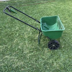 Scott Fertilizer Spreader 