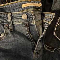 ripped skinny jean levi’s 