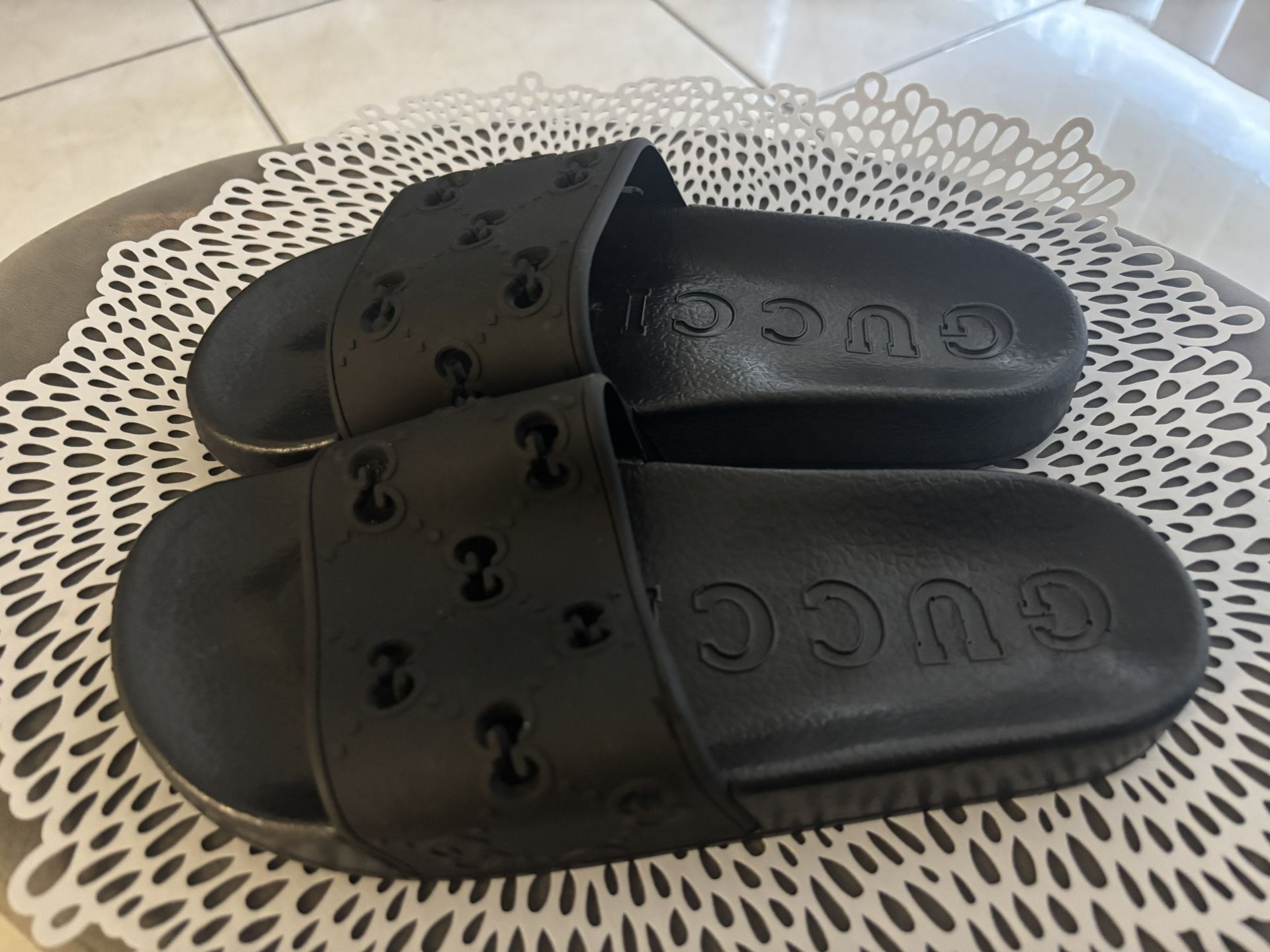 Unisex Sandals Size 37