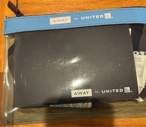 United airlines Amenity kit