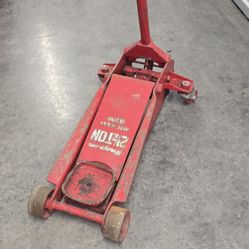 Snap-on Hydraulic Floor Jack Heavy Duty Made in USA No Low Offers/ Trades, Pls.  Pick up in Burien Yes Available