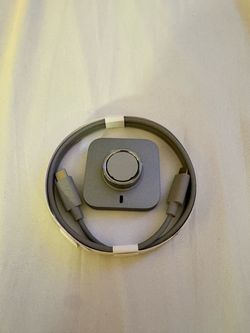 Ours Ring 4 - Size 11 - comes w/ charger & cable
