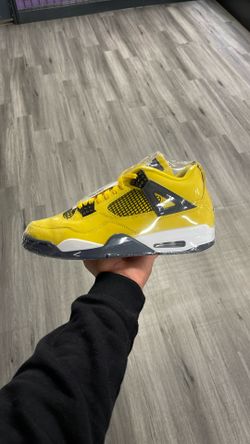 Air Jordan 4 Retro Lightning
