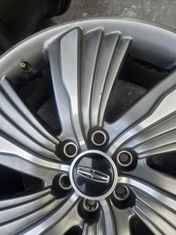 4 rines usados para Lincoln Navigator
