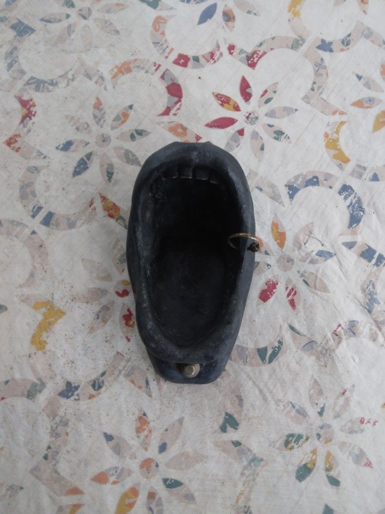 Mouth Ashtray By Marka