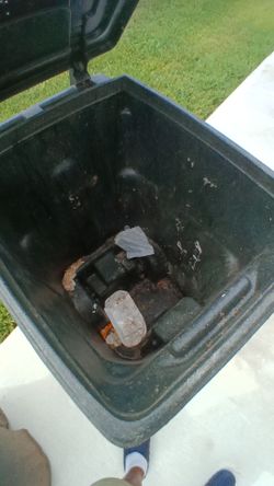 Clean trash cans