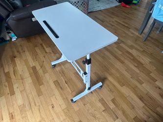 Desk height adjustable
