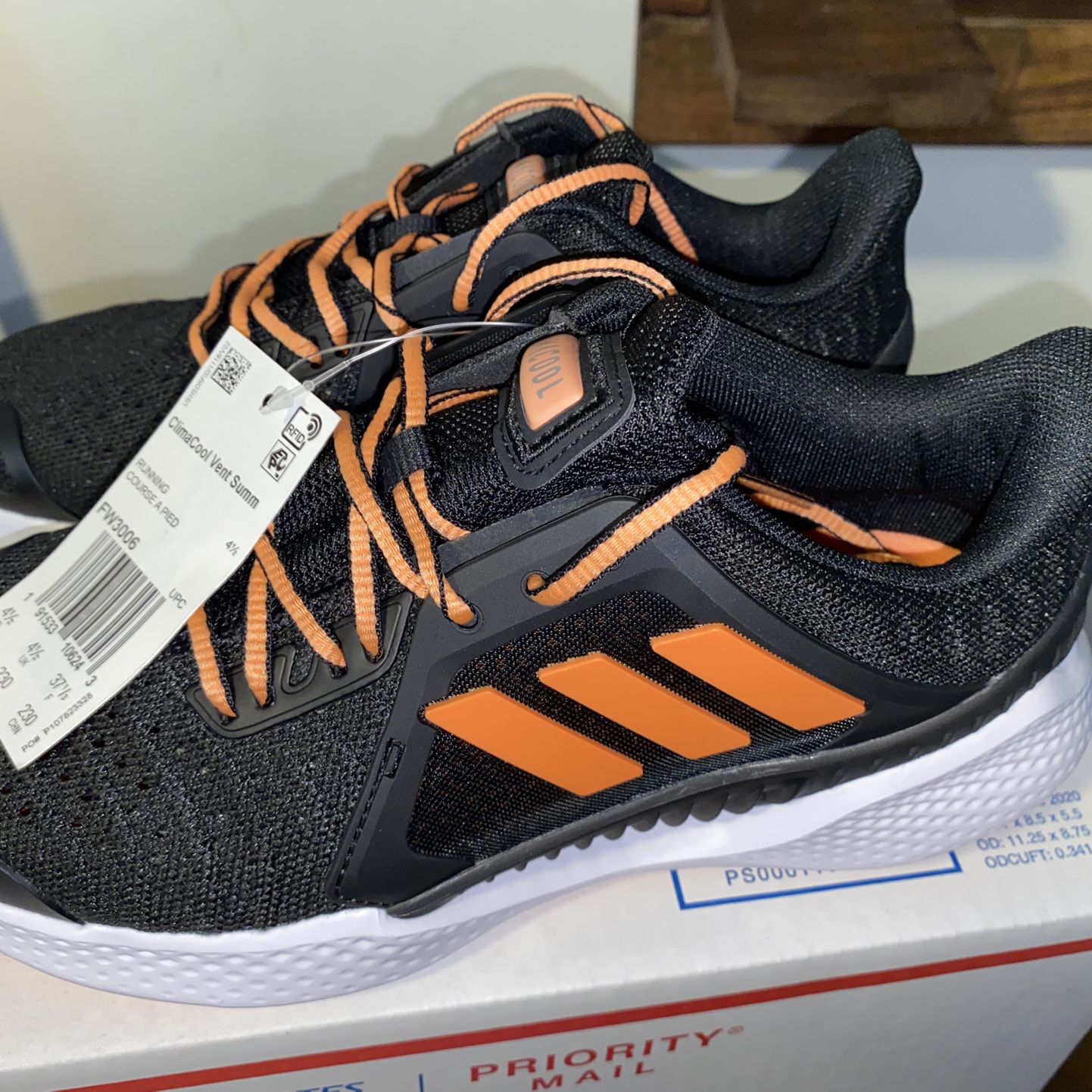 Adidas Climacool Summer Size 6 Womens for Sale in Los Angeles, CA OfferUp