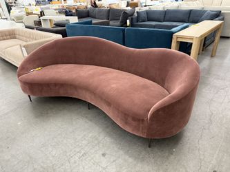 Curvo CB2 Sofa New Condition 95”