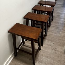 4 Bar Stools / 24” / Excellent Condition 