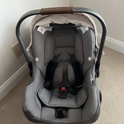 Nuna Pipa Infant  Car Seat And Base