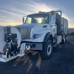 2005 INTL Aquatech Hydro Vac Truck