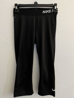 Nike Pro Womans Capri Leggings 