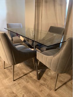 Dining room table
